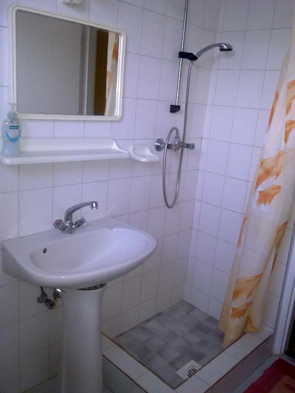 Alabastrom Panzio Es Etterem Bed & Breakfast Bogács Oda fotoğraf